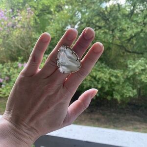 Kendra Scott Mother of Pearl 14k Gold Plated Statement Ring, size 7